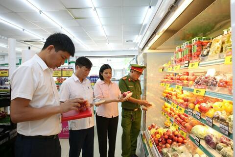 <a href="/tin-tuc-su-kien/an-toan-ve-sinh-thuc-pham" title="An toàn vệ sinh thực phẩm" rel="dofollow">AN TOÀN VỆ SINH THỰC PHẨM</a>