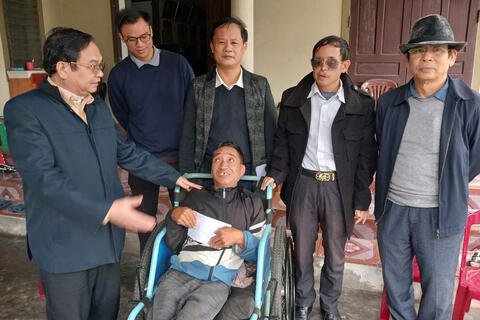 <a href="/tin-tuc-su-kien/hoc-tap-lam-theo-tam-guong-dao-duc-ho-chi-minh" title="Học tập làm theo tấm gương đạo đức Hồ Chí Minh" rel="dofollow">HỌC TẬP VÀ LÀM THEO TẤM GƯƠNG ĐẠO ĐỨC HỒ CHÍ MINH</a>