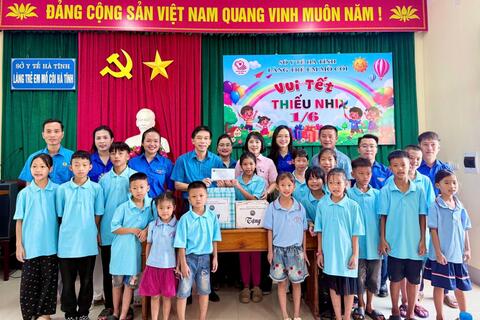 <a href="/tin-tuc-su-kien/hoc-tap-lam-theo-tam-guong-dao-duc-ho-chi-minh" title="HỌC TẬP VÀ LÀM THEO TƯ TƯỞNG, ĐẠO ĐỨC, PHONG CÁCH HỒ CHÍ MINH" rel="dofollow">CHÀO MỪNG ĐẠI HỘI ĐẢNG BỘ TỈNH HÀ TĨNH LẦN THỨ XX, NHIỆM KỲ 2025-2030</a>