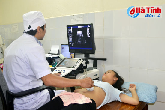 tang gia dich vu voi nguoi khong co the bhyt khong anh huong den nguoi ngheo