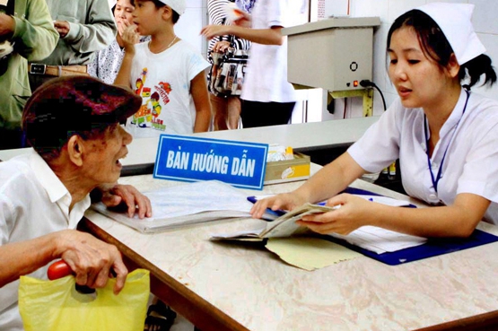 260 000 nguoi dan ha tinh cho chinh sach ho tro bhyt
