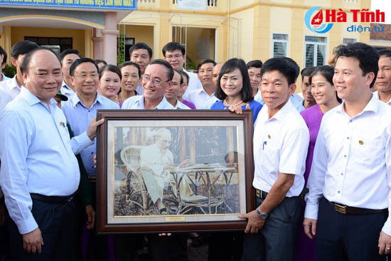 thu tuong nguyen xuan phuc tri an gia dinh chinh sach o ha tinh