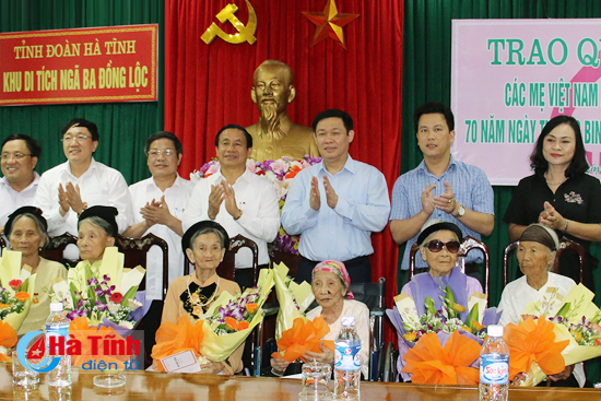 thuc hien ngay cang tot hon cong tac cham soc thuong binh benh binh gia dinh liet si va nguoi co cong voi cach mang