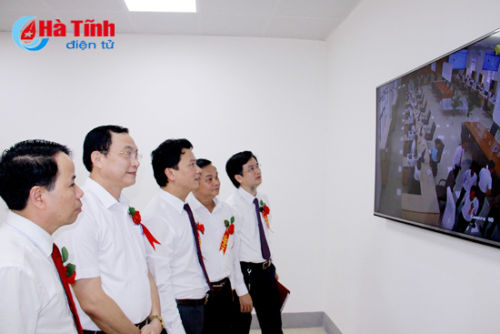 khai truong trung tam hanh chinh cong tinh ha tinh