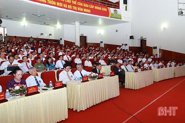 Bầu 29 đồng chí vào Ban Chấp hành Hội Nông dân Hà Tĩnh khóa IX, nhiệm kỳ 2018-2023.