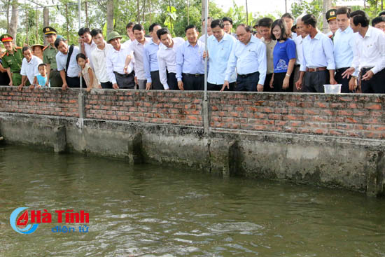 thu tuong nguyen xuan phuc tri an gia dinh chinh sach o ha tinh