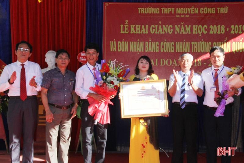 Lãnh đạo Hà Tĩnh dự lễ khai giảng năm học 2018-2019 tại các trường