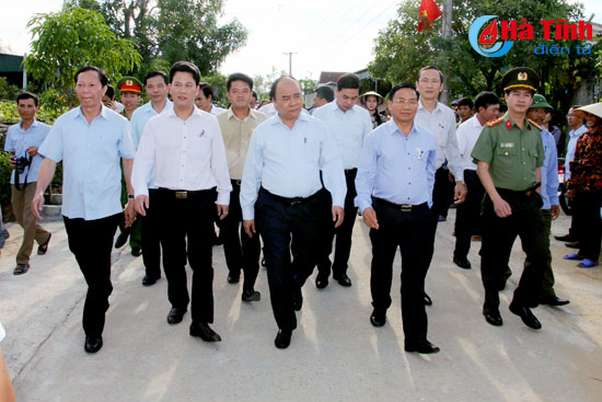thu tuong nguyen xuan phuc tri an gia dinh chinh sach o ha tinh