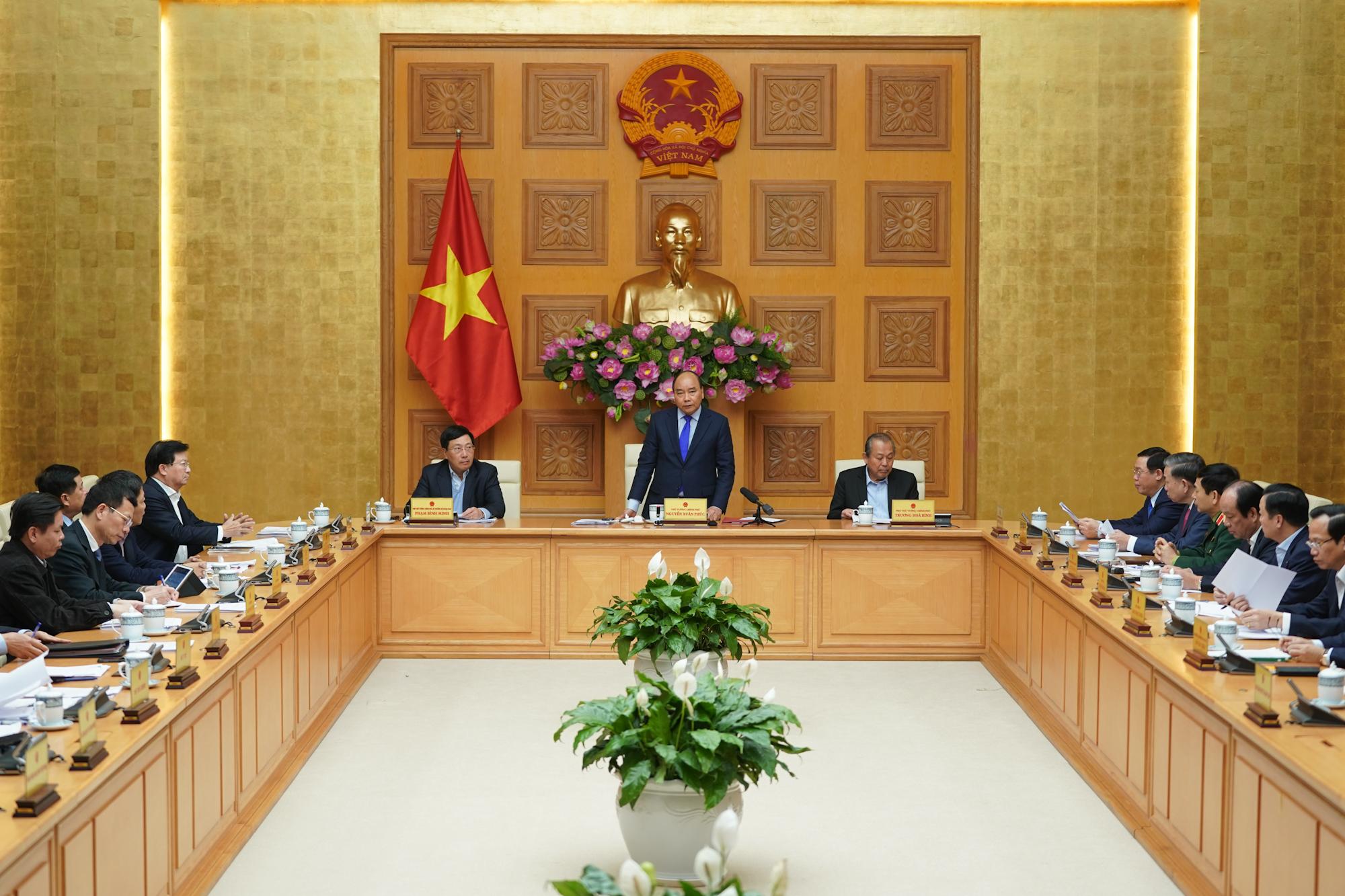 Thủ tướng Chính phủ Nguyễn Xuân Phúc phát biểu tại cuộc họp.