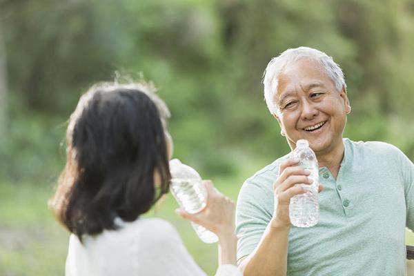 Dinh dưỡng  cho người cao tuổi trong ngày nắng nóng