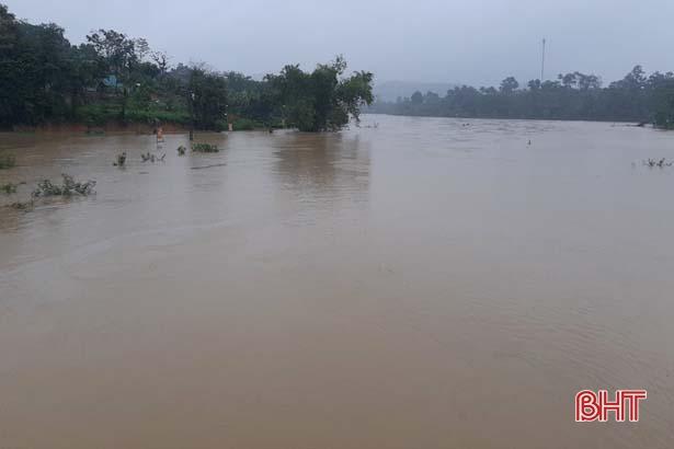 Tin nhanh về nước lũ trên các sông lớn ở Hà Tĩnh sáng nay