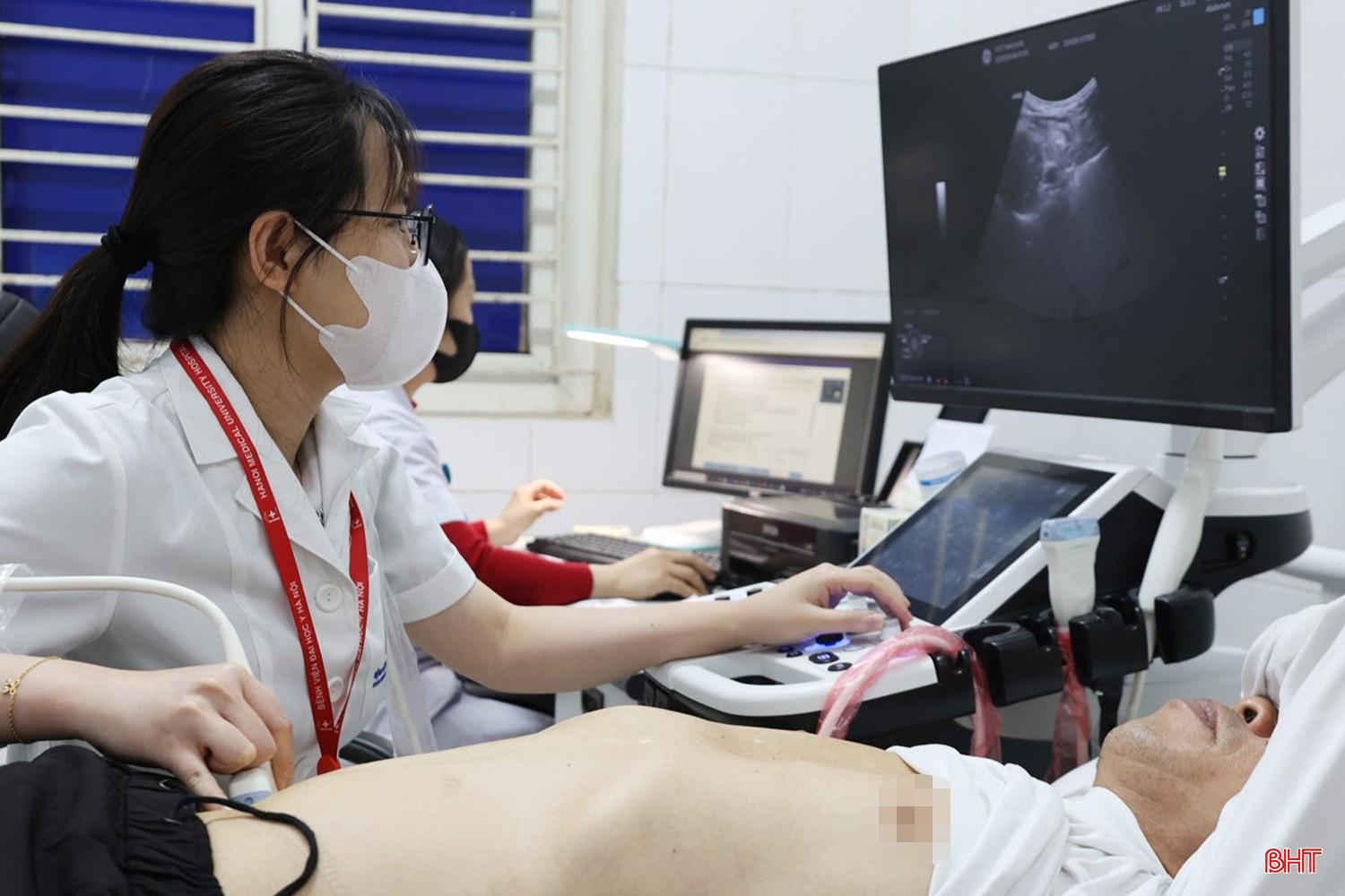 Đợt này, Trung tâm Y tế Thạch Hà được tiếp nhận thạc sĩ, bác sĩ nội trú Nguyễn Trúc Linh chuyên ngành chẩn đoán hình ảnh về công tác trong thời gian 2 tháng. bqbht_br_1.jpg