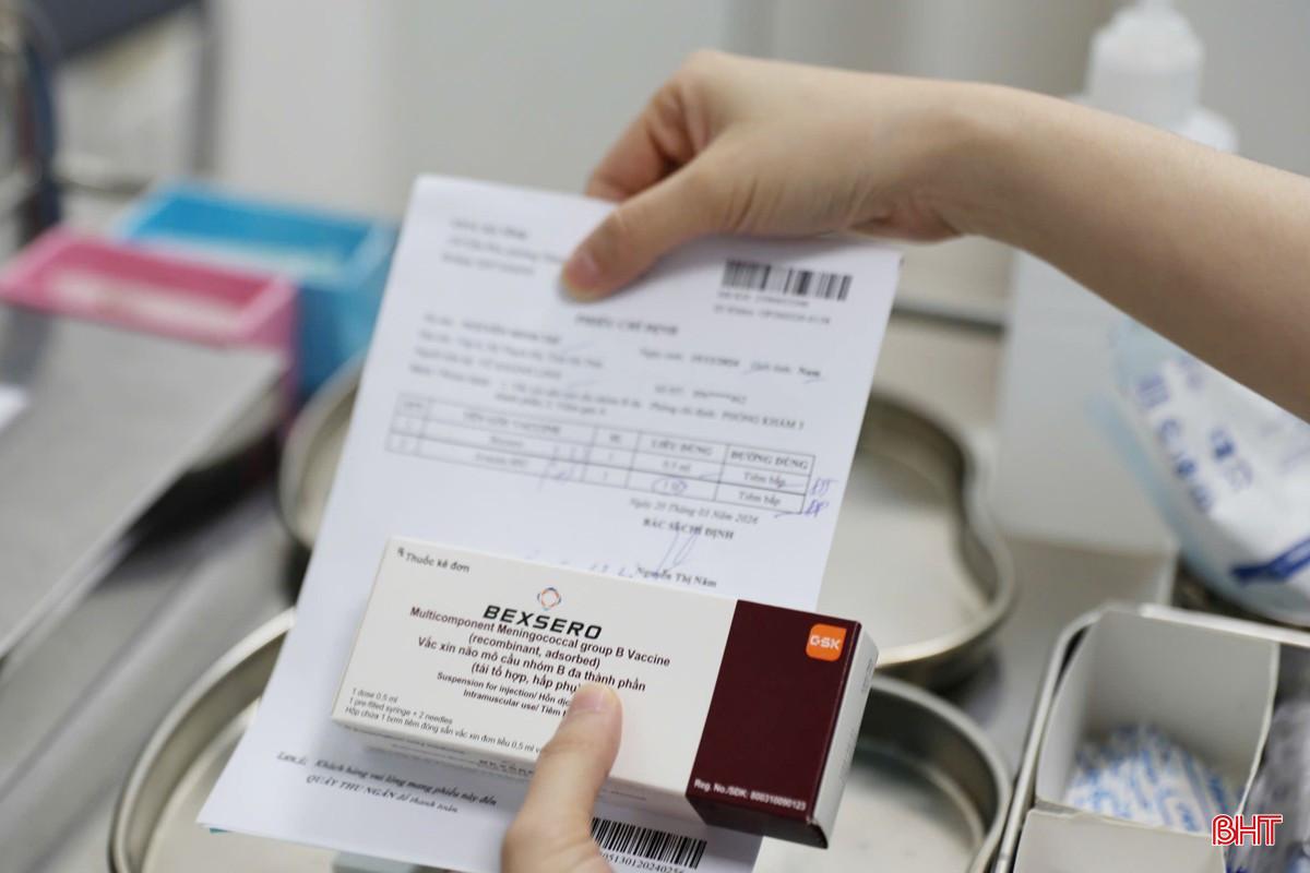 Trung tâm Tiêm chủng VNVC Hà Tĩnh cung cấp 5 loại vắc-xin phòng đầy đủ 5 nhóm huyết thanh gây bệnh não mô cầu gồm: tuýp A, B, C, Y, W. bqbht_br_tiem-2a.jpg