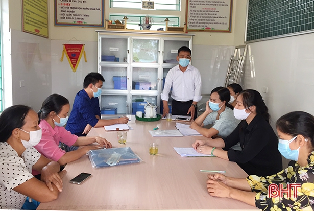Hương Khê khắc phục khó khăn triển khai chiến dịch chăm sóc SKSS-KHHGĐ