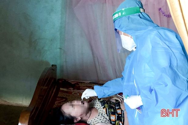 Hà Tĩnh khẩn trương rà soát, cách ly và xét nghiệm đối với người về từ 2 bệnh viện lớn ở Hà Nội