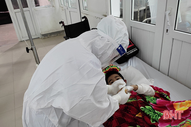 Các cơ sở y tế Hà Tĩnh công bố thêm 227 người mắc COVID-19 khỏi bệnh