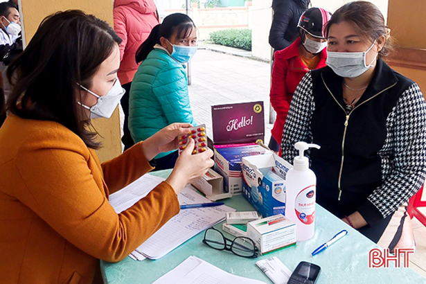 Cung cấp phương tiện tránh thai miễn phí, thúc đẩy dịch vụ KHHGĐ tại chỗ ở Hà Tĩnh