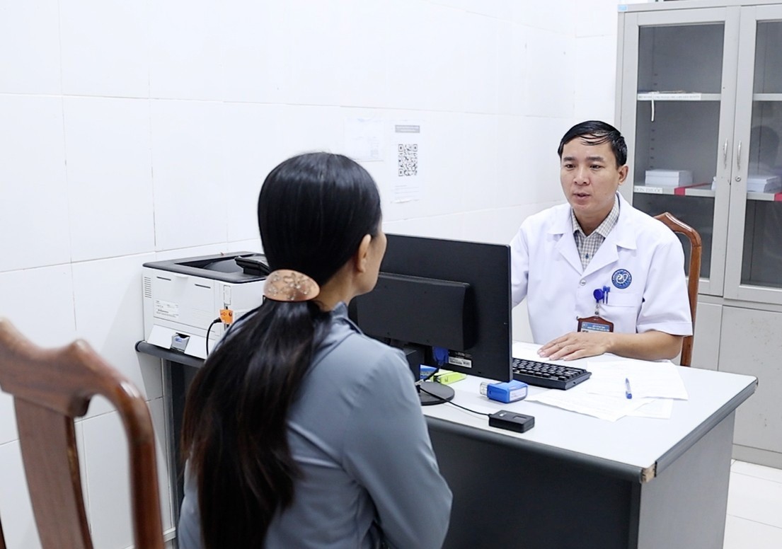 Chị P.T.T. đến thăm khám tại Bệnh viện Sức khỏe tâm thần Hà Tĩnh. bqbht_br_5a.jpg