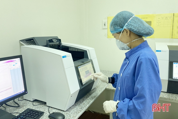 Bệnh viện Đa khoa tỉnh Hà Tĩnh tiếp nhận thêm hệ thống xét nghiệm chẩn đoán COVID-19