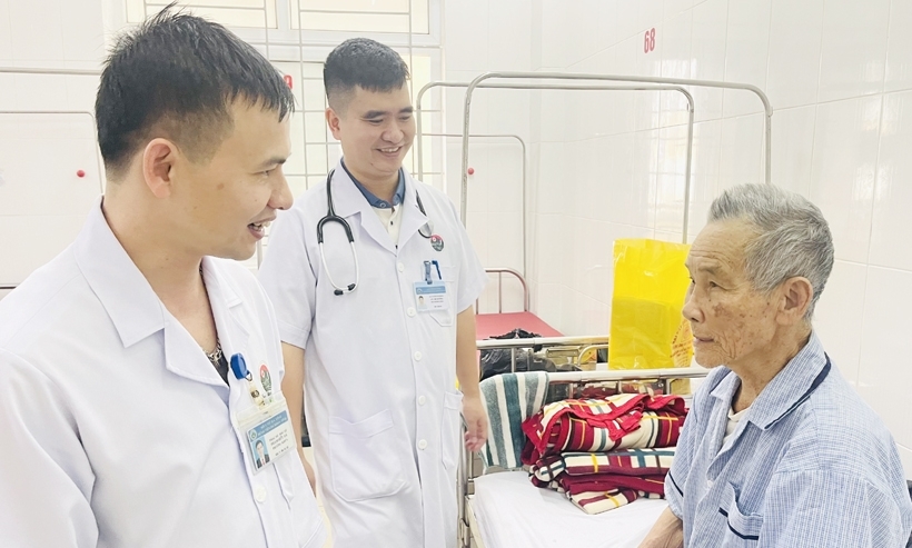 Bác sỹ Hà Tĩnh cứu sống bệnh nhân 100 tuổi mắc bệnh tim mạch nguy hiểm