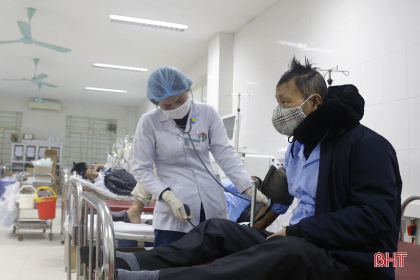 Các cơ sở y tế Hà Tĩnh duy trì trực ban, chăm sóc, điều trị cho người bệnh dịp tết