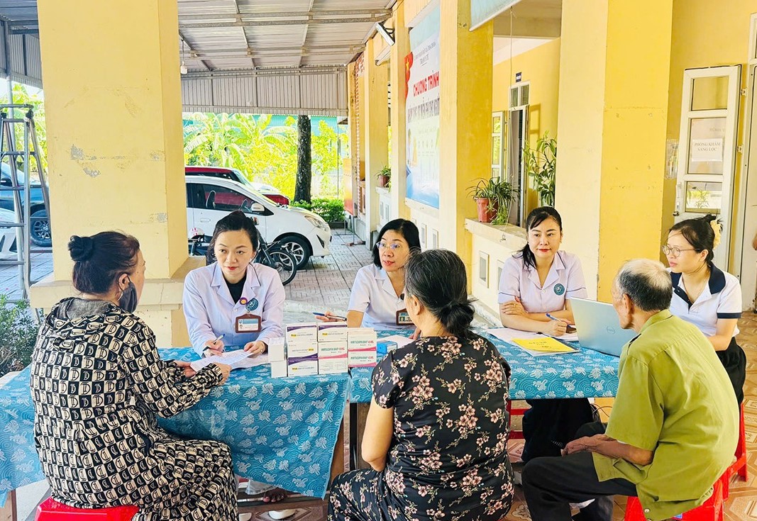 Bệnh viện Sức khỏe tâm thần Hà Tĩnh tiến hành khám sàng lọc các rối loạn sức khỏe tâm thần trong cộng đồng. bqbht_br_1789028973812-6086239574361687125-6086239574361687125-214486e4eec587ace8d3a08788b18274a.jpg