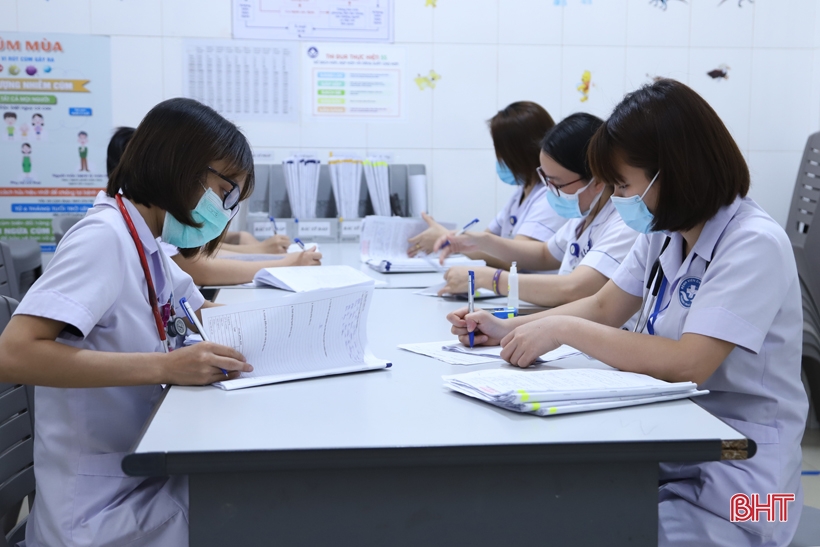 Bác sỹ chuyên khoa nhi ở Hà Tĩnh hướng dẫn cách phòng cúm cho trẻ