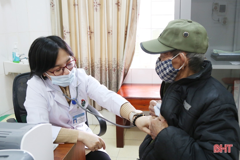 Ngành Y tế Hà Tĩnh nỗ lực vượt khó, chăm sóc sức khỏe cho Nhân dân