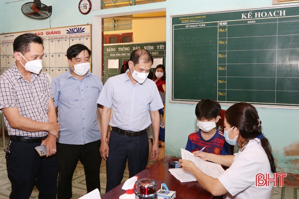 Đợt tiêm thứ 6 cho trẻ em ở Hà Tĩnh diễn ra an toàn