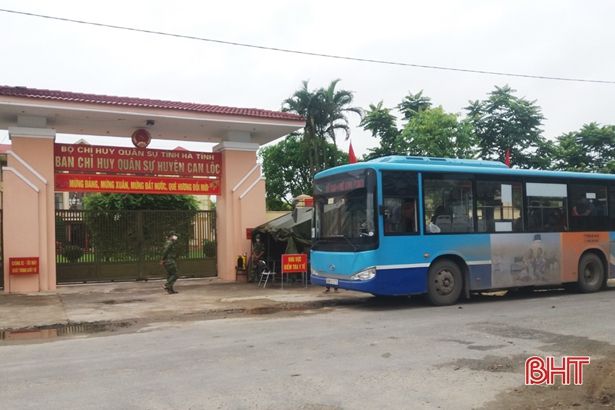 Hà Tĩnh tiếp nhận 57 công dân hoàn thành ở các khu cách ly của tỉnh bạn