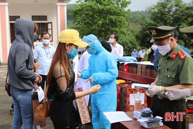 Vũ Quang hoàn thành bàn giao công dân cách ly tập trung về địa phương