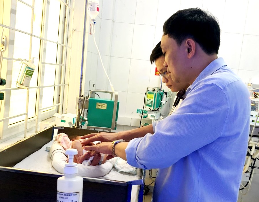 Bệnh viện Nhi Trung ương chuyển giao kỹ thuật cho bác sỹ Hà Tĩnh