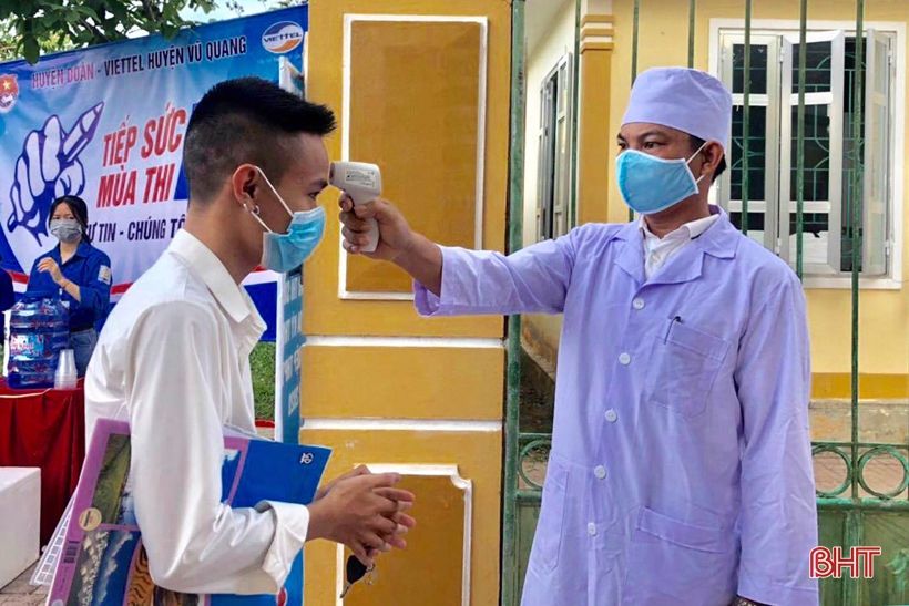 Ngày thi thứ 2 tốt nghiệp THPT ở Hà Tĩnh: Quy định phòng dịch tiếp tục được triển khai nghiêm ngặt