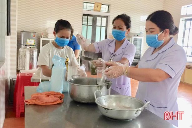 Những “đêm trắng” của hơn 1.000 cán bộ y tế cấp xã Hà Tĩnh trong mùa dịch