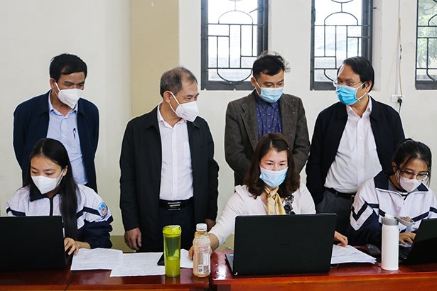 Tiêm vắc-xin phòng COVID-19 cho học sinh ở Hà Tĩnh: An toàn tiêm chủng phải được đặt lên hàng đầu