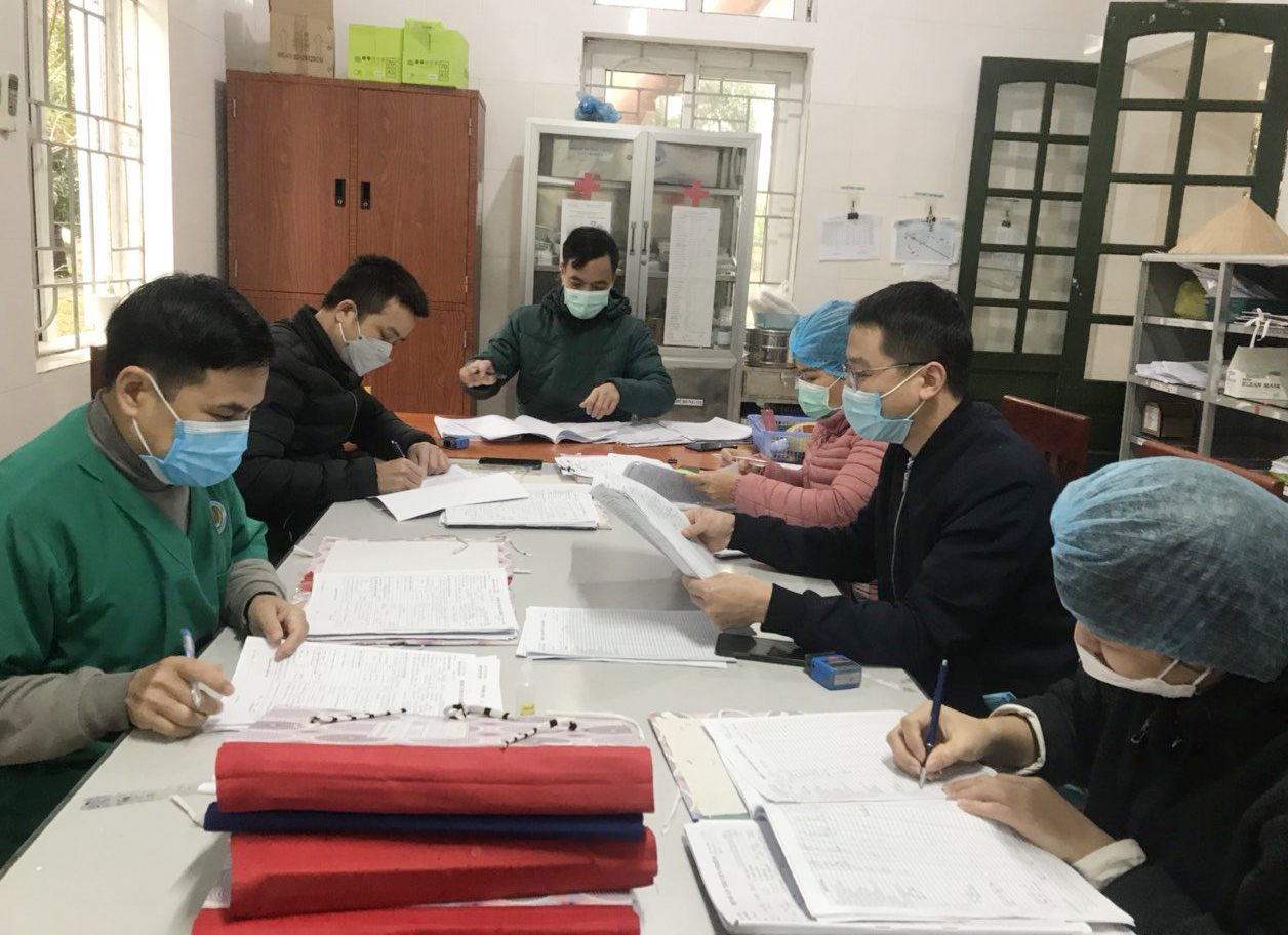 Ngày lễ đặc biệt của bác sỹ Hà Tĩnh đang chăm sóc bệnh nhân COVID-19