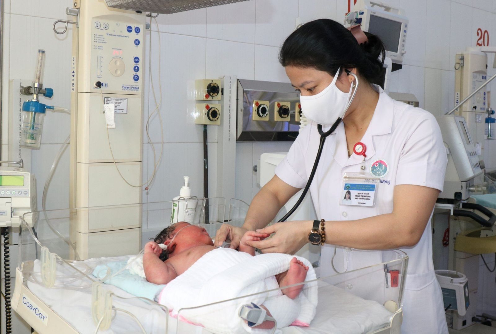 Em bé chào đời ở Hà Tĩnh nặng 6,1kg