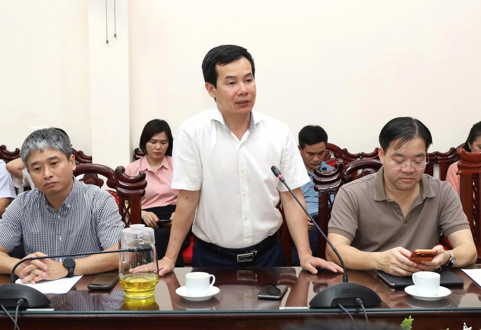 Thạc sĩ, bác sĩ Vũ Văn Nhân - Phó Viện trưởng Viện Đào tạo và Nghiên cứu y dược, Bệnh viện Bạch Mai trao đổi tại hội thảo. bqbht_br_img-7541a.jpg